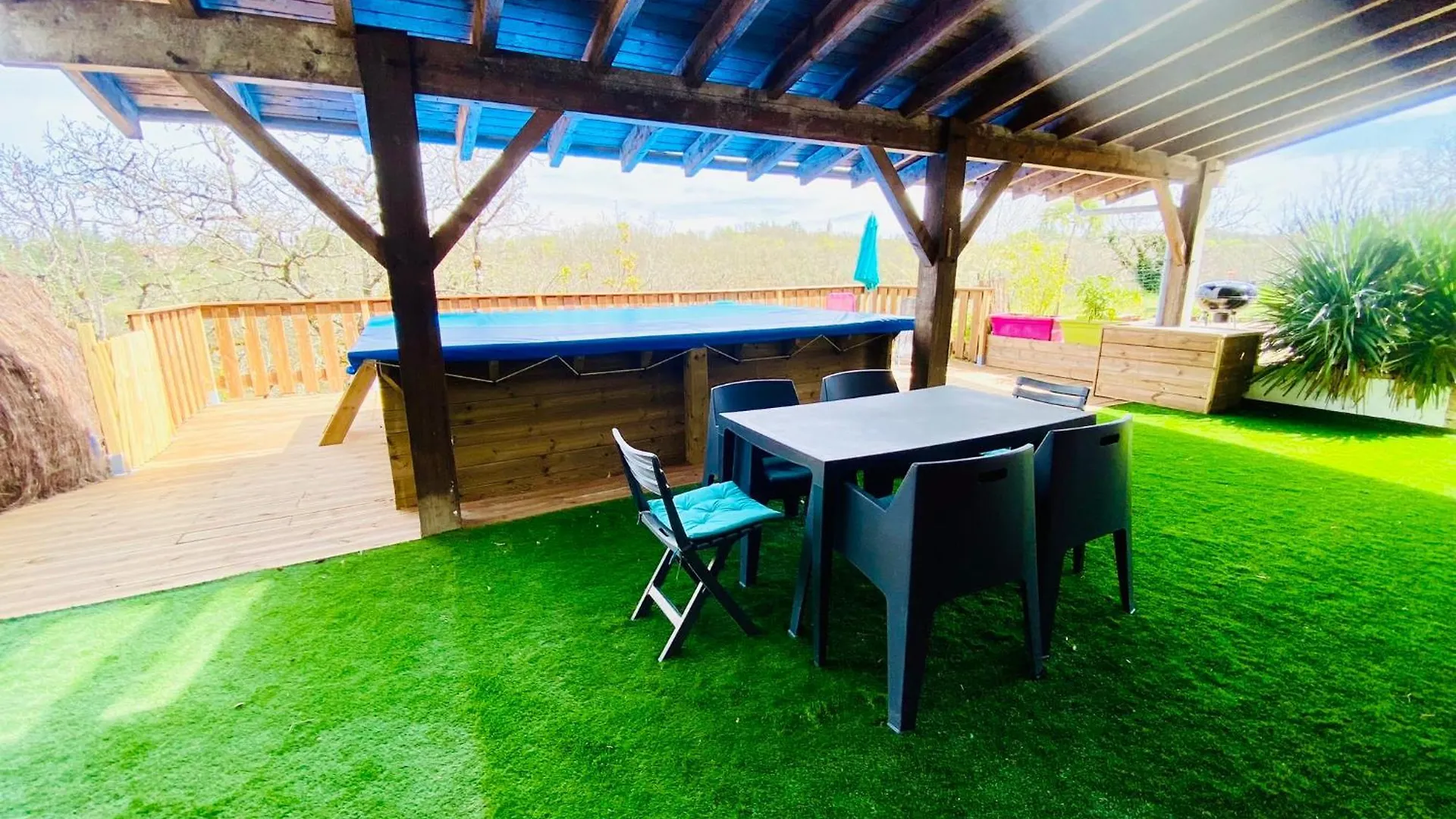 Gite Avec Piscine A 5 Minutes De Cahors Le Montat Apartment
