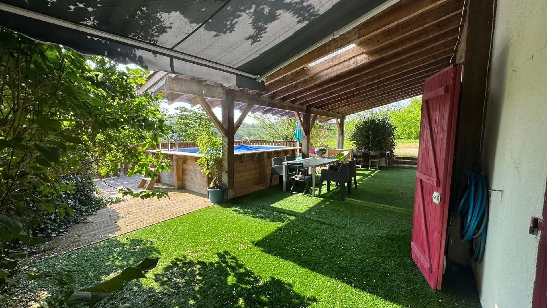 Gite Avec Piscine A 5 Minutes De Cahors Le Montat